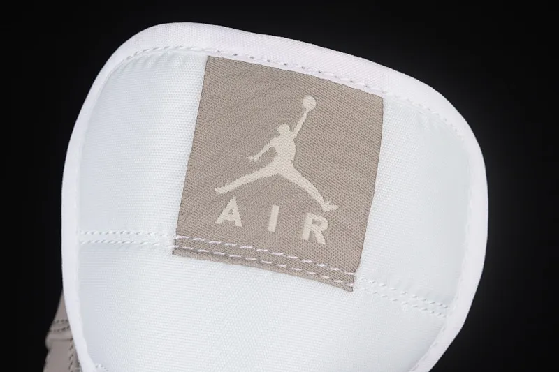 All Categories Air Jordan Jordan Series Basketball Shoes Air Jordan 1 Mid Air Jordan 1 Mid AJ1 Joe 1 Middle Linen College Gray Mid-top Basketball Shoes 554724-082